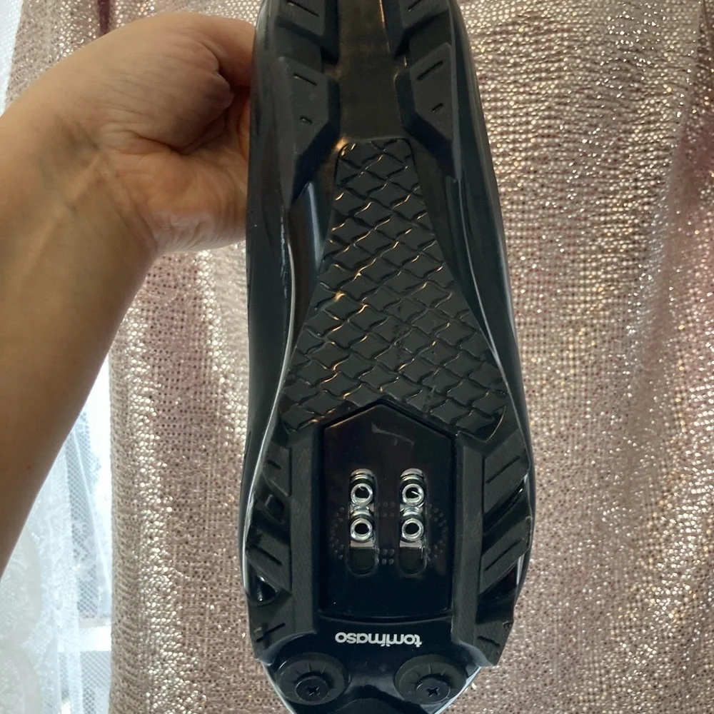 Tomimaso Black Cycling Shoes with Green Accents 7.5 New without tags!
